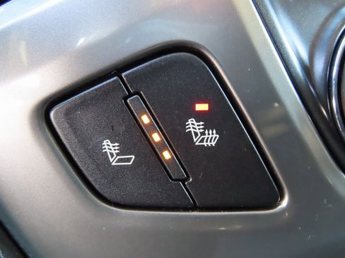 Certified 2018 Chevrolet Silverado 1500 LT w/ All Star Edition image 7