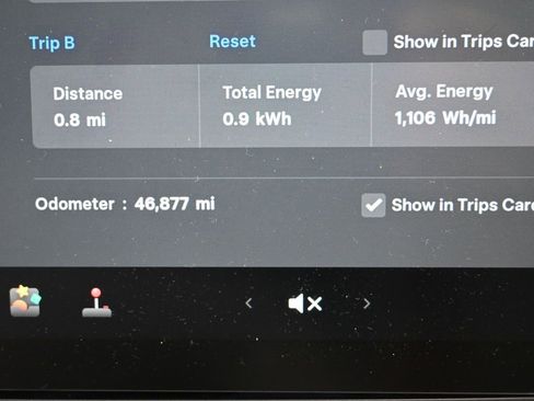 Used 2021 Tesla Model Y Long Range image 13