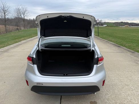 Used 2025 Toyota Corolla LE image 5