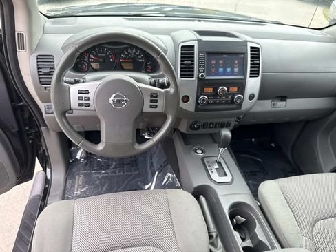 Used 2021 Nissan Frontier SV w/ Midnight Edition Floor Mats AWD/4WD image 15