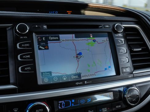 Used 2015 Toyota Highlander XLE FWD image 23