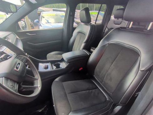 Used 2024 Jeep Grand Cherokee Altitude AWD/4WD image 14