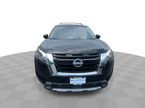 Used 2025 Nissan Pathfinder SL w/ SL Premium Package FWD image 3