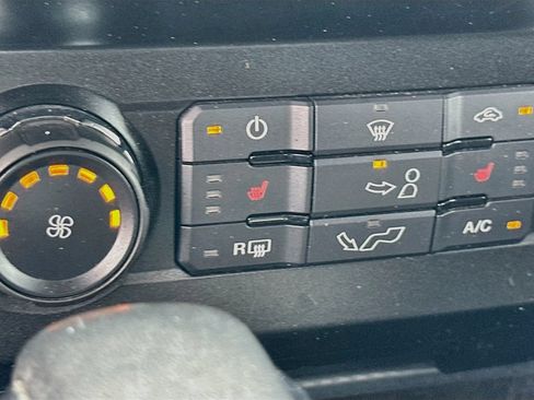 Used 2019 Ford F150 XLT w/ Equipment Group 302A Luxury AWD/4WD image 16