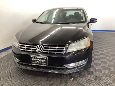 Used 2013 Volkswagen Passat TDI SEL Premium FWD image 2