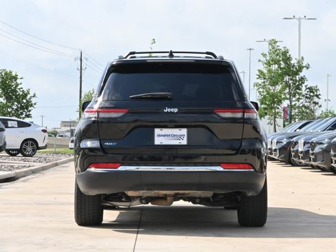 Used 2023 Jeep Grand Cherokee 4WD 4xe image 8