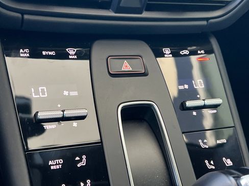 Used 2023 Porsche Macan Turbo AWD/4WD image 21