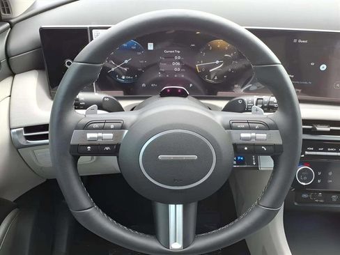 New 2025 Hyundai Tucson Limited image 15