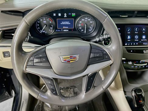 Used 2021 Cadillac XT5 Premium Luxury AWD/4WD image 11