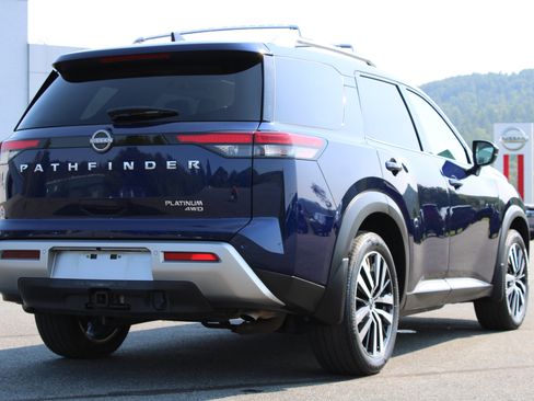 Used 2024 Nissan Pathfinder Platinum AWD/4WD image 6