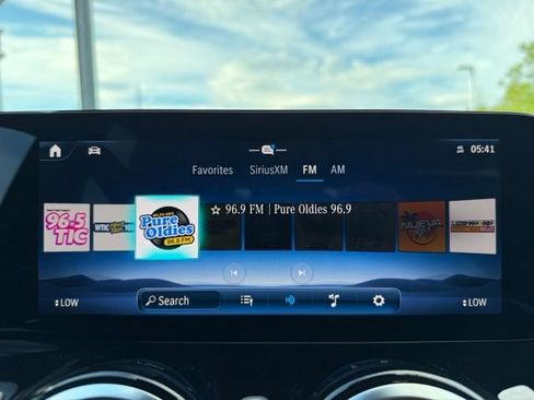 Used 2025 Mercedes-Benz GLB 250 4MATIC image 22