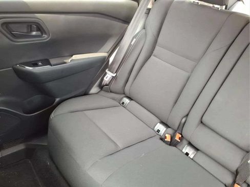 Used 2025 Nissan Rogue S FWD image 17
