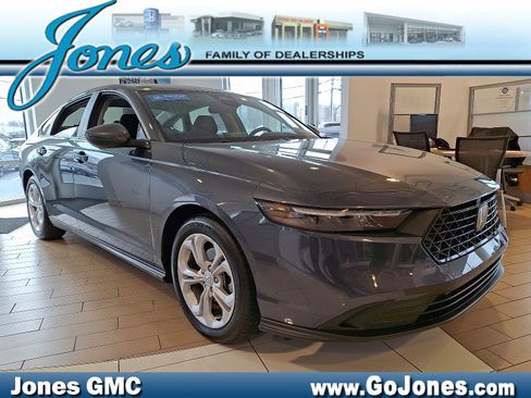 Certified 2025 Honda Accord LX image 1