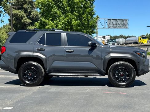 Used 2026 Toyota 4Runner TRD Off-Road AWD/4WD image 3