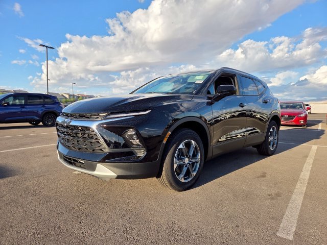 New 2026 Chevrolet Blazer LT w/ Convenience Package FWD image 2