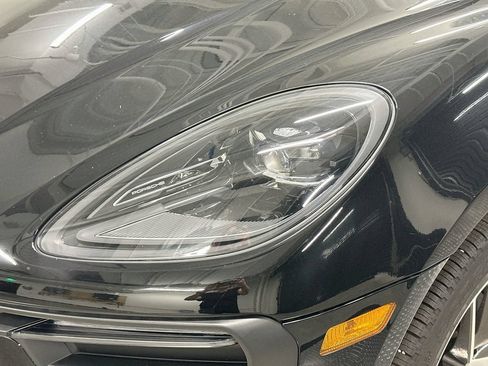 Used 2026 Porsche Macan AWD/4WD image 32