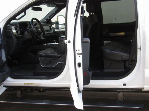 Used 2024 Ford F450 Platinum w/ Camper Package image 18