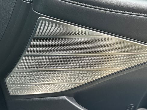 Used 2024 Hyundai Palisade Calligraphy image 24