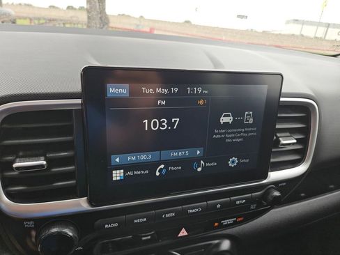 Used 2025 Hyundai Venue SEL FWD image 21