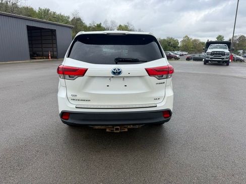 Used 2017 Toyota Highlander XLE AWD/4WD image 7