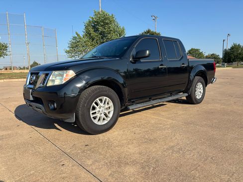 Used 2015 Nissan Frontier SV w/ SV Value Truck Package image 2