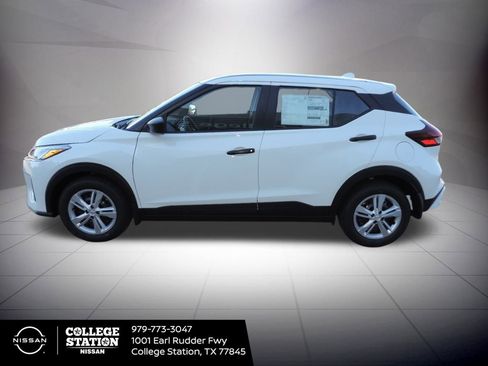 New 2025 Nissan Kicks Play S w/ Interior Electronics Package image 7