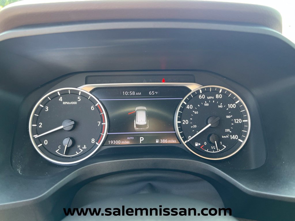 Used 2023 Nissan Rogue S AWD/4WD image 14