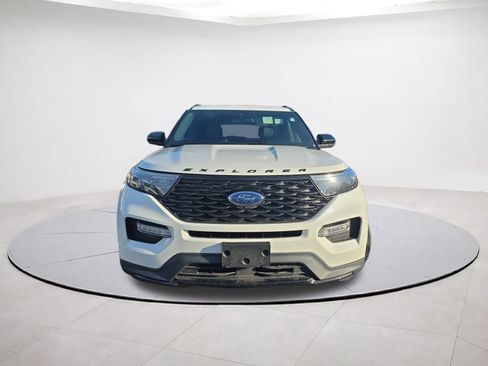 Certified 2022 Ford Explorer ST-Line w/ Class IV Trailer Tow Package image 2
