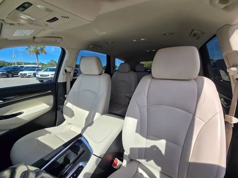 Used 2022 Buick Enclave Essence image 26