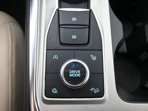 Used 2022 Ford Explorer Platinum w/ Equipment Group 601A AWD/4WD image 34