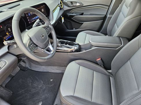 New 2026 Chevrolet Trax LT w/ Driver Confidence Package FWD image 16