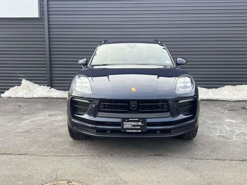 Certified 2023 Porsche Macan image 6