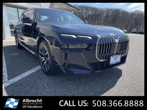 Used 2025 BMW 740i xDrive image 7