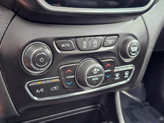 Certified 2019 Jeep Cherokee Limited AWD/4WD image 22