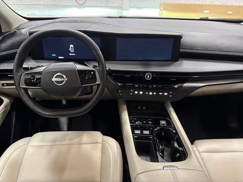 Used 2025 Nissan Murano SV AWD/4WD image 12