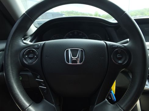 Used 2015 Honda Accord Sport image 17
