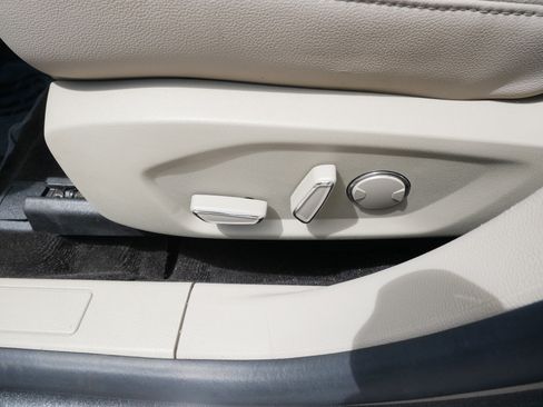 Used 2019 Ford Fusion SEL FWD image 19