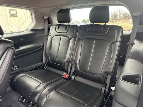 Used 2023 Jeep Grand Cherokee L Limited image 20