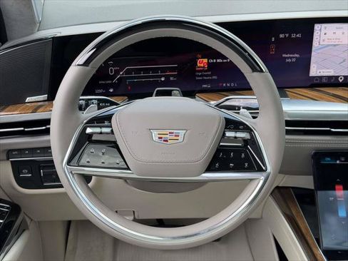 Used 2026 Cadillac Escalade Platinum Sport w/ LPO, ONYX Package AWD/4WD image 18
