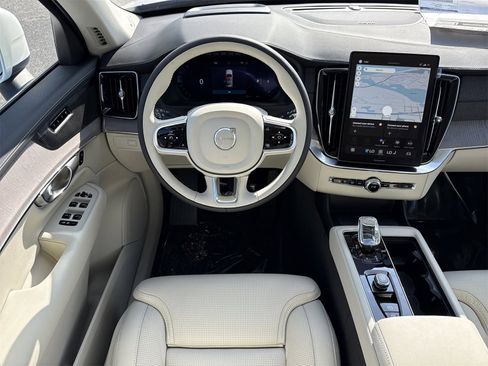 New 2026 Volvo XC90 B6 Ultra w/ Protection Package image 18