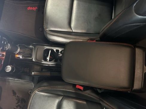 Used 2023 Jeep Gladiator Mojave w/ Cold Weather Group AWD/4WD image 31