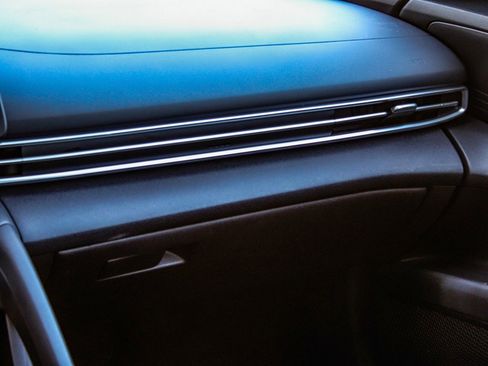 Used 2023 Hyundai Elantra SEL image 17