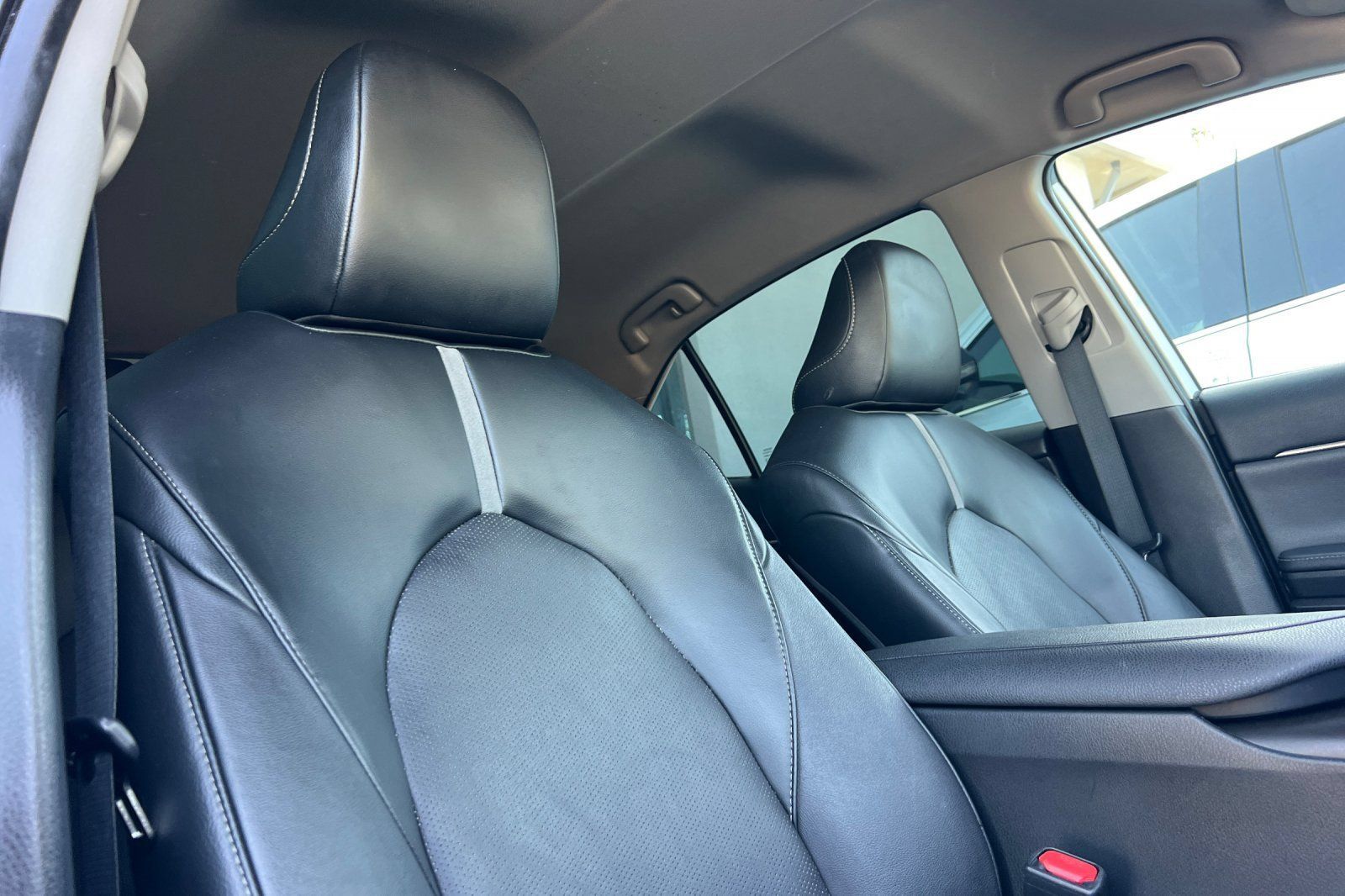 Used 2022 Toyota Camry XSE FWD image 21