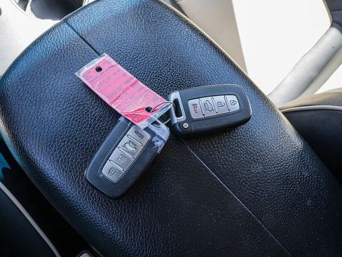 Used 2011 Kia Sorento EX w/ Premium Pkg image 32