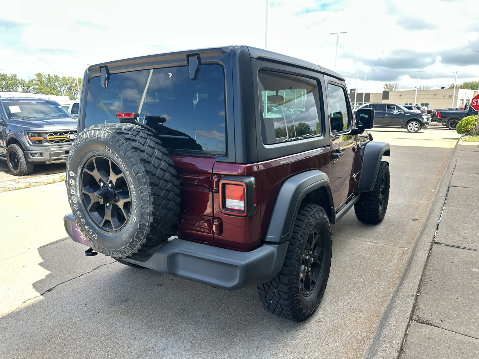 Used 2021 Jeep Wrangler Sport AWD/4WD image 10