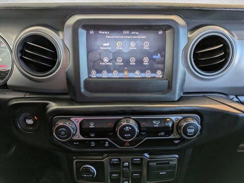 Used 2021 Jeep Gladiator Sport image 14