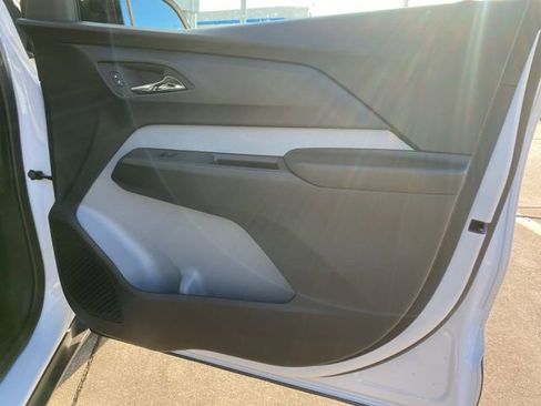 New 2027 Chevrolet Bolt LT w/ Comfort Package FWD image 19
