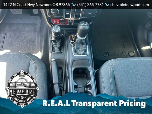 Used 2024 Jeep Wrangler Unlimited AWD/4WD image 19