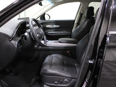 Used 2024 Genesis GV70 2.5T w/ Select Package image 3