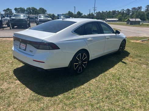 Used 2025 Honda Accord Touring image 10